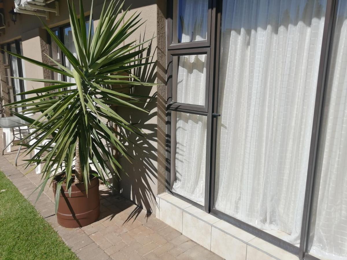 Easy Inn Guesthouse Welkom Extérieur photo